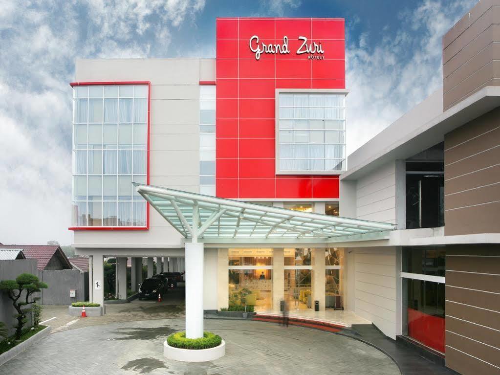 Hotel Grand Zuri Muaraenim Екстериор снимка